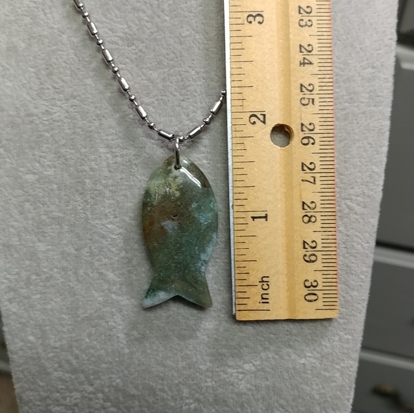 Moss Agate Fish Necklace Natural Gemstone Crystal Fish Pendant Stainless-Steel - Picture 7 of 14